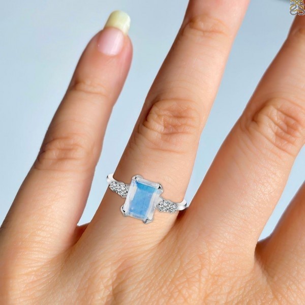 Pick The Best Moonstone Ring | Rananjay Exports